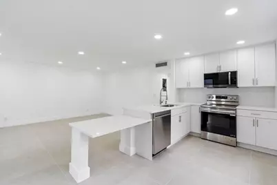 578 Burgundy M, Unit #M, Delray Beach, FL 33484 - Photo 3