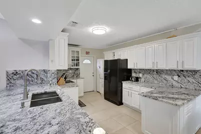 1541 SE Minorca Avenue, Port Saint Lucie, FL 34952 - Photo 13