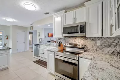 1541 SE Minorca Avenue, Port Saint Lucie, FL 34952 - Photo 15