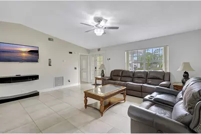 1541 SE Minorca Avenue, Port Saint Lucie, FL 34952 - Photo 7