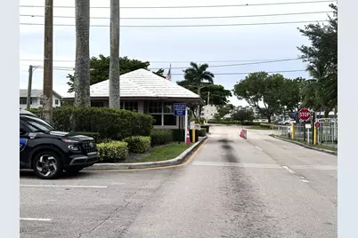 130 Dorchester, Unit #F, West Palm Beach, FL 33417 - Photo 3