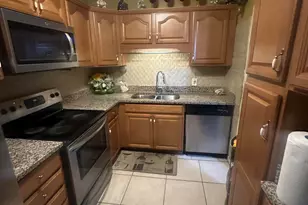 916 Caroline Ave, West Palm Beach, FL 33413 - Photo 3