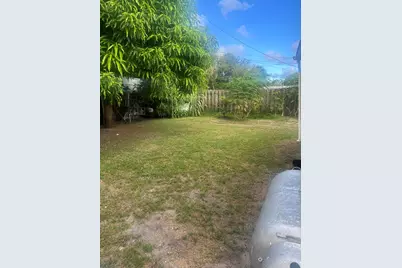 916 Caroline Avenue, West Palm Beach, FL 33413 - Photo 13