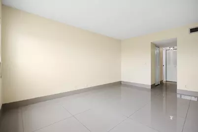 3590 Via Poinciana, Unit #510, Lake Worth, FL 33467 - Photo 11