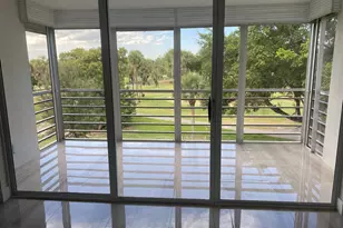 3960 Oaks Clubhouse Dr, Pompano Beach, FL 33069 - Photo 15