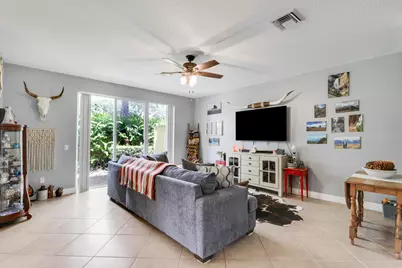 102 Via Emilia, Royal Palm Beach, FL 33411 - Photo 11