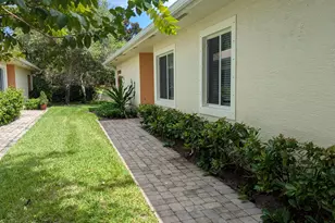 826 Middleton Dr SW, Vero Beach, FL 32962 - Photo 13
