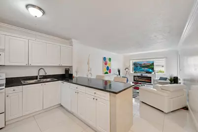 2581 N Garden Drive, Unit #206, Lake Worth, FL 33461 - Photo 9