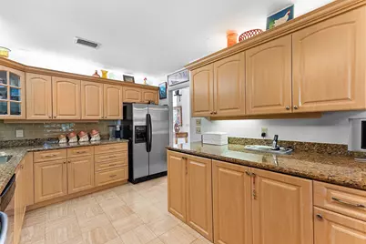 27 Eastgate Drive, Unit #B, Boynton Beach, FL 33436 - Photo 13