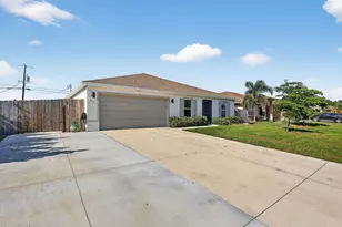 543 SW Kabot Ave, Port Saint Lucie, FL 34953 - Photo 1