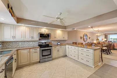 36 Yacht Club Drive, Unit #402, North Palm Beach, FL 33408 - Photo 9