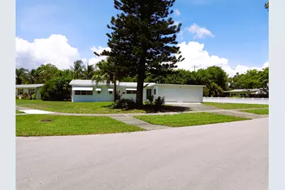 800 Alamanda Drive, North Palm Beach, FL 33408 - Photo 1