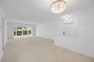 315 Venetian Dr, Delray Beach, FL 33483 - Photo 7