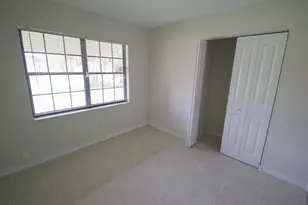 2256 SE East Dunbrooke Cir, Port Saint Lucie, FL 34952 - Photo 9