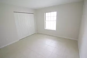 2256 SE East Dunbrooke Cir, Port Saint Lucie, FL 34952 - Photo 11