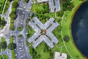 5310 Las Verdes Cir, Delray Beach, FL 33484 - Photo 17