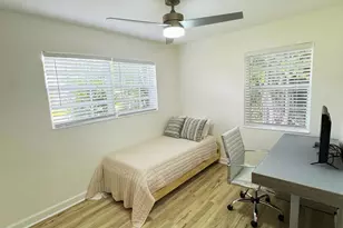 300 NE 7th St, Boca Raton, FL 33432 - Photo 11