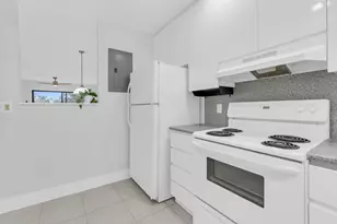 200 Jacaranda Country Club Dr, Plantation, FL 33324 - Photo 9