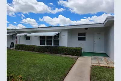 7205 W Oakridge Circle, Lake Worth, FL 33462 - Photo 1