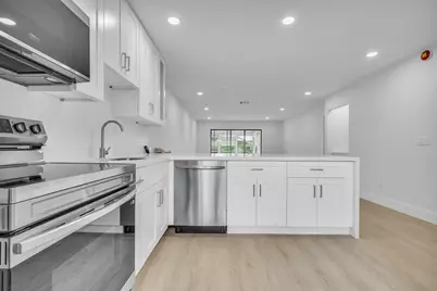 8535 Casa Del Lago, Unit #F, Boca Raton, FL 33433 - Photo 7