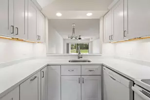 1001 Pinecrest Cir, Jupiter, FL 33458 - Photo 13