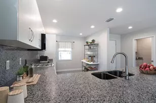 2 SE Hernando Ln, Port Saint Lucie, FL 34952 - Photo 17