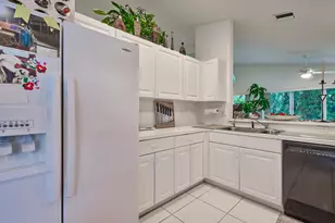 9758 Harbour Lake Cir, Boynton Beach, FL 33437 - Photo 9