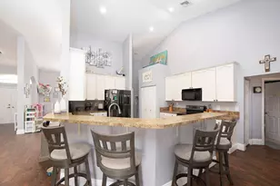 901 SW Versailles Ave, Port Saint Lucie, FL 34953 - Photo 11