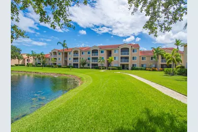 1590 S 42nd Circle, Unit #208, Vero Beach, FL 32967 - Photo 1