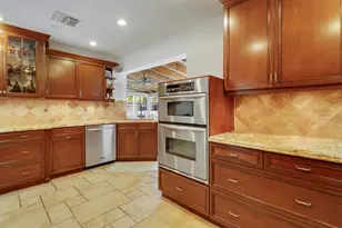 421 Driftwood Rd, North Palm Beach, FL 33408 - Photo 23