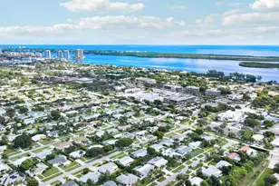 421 Driftwood Rd, North Palm Beach, FL 33408 - Photo 3