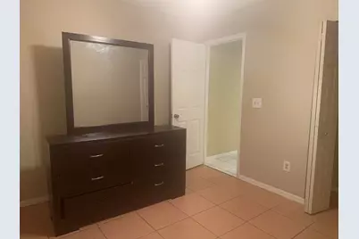 379 SW Jeanne Avenue, Port Saint Lucie, FL 34953 - Photo 5