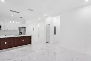 533 NW 16th Ave, Fort Lauderdale, FL 33311 - Photo 11