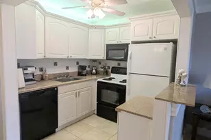 77 Andover C, West Palm Beach, FL 33417 - Photo 3