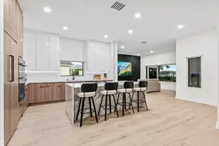 2670 Tecumseh Dr, West Palm Beach, FL 33409 - Photo 13