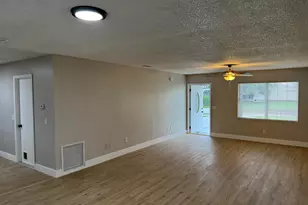 2790 SE Melaleuca Blvd, Port Saint Lucie, FL 34952 - Photo 9