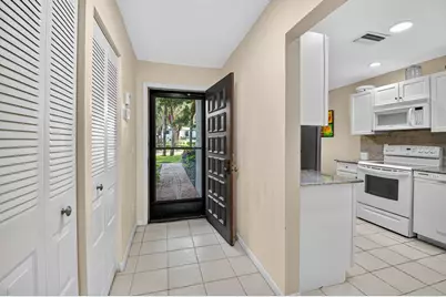 7 Southport Lane, Unit #E, Boynton Beach, FL 33436 - Photo 3
