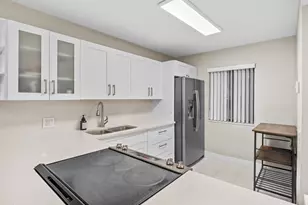 4539 Luxemburg Ct, Lake Worth, FL 33467 - Photo 5