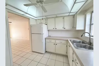 2556 Dudley Drive E, Unit #D, West Palm Beach, FL 33415 - Photo 5
