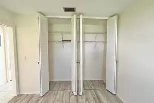 2556 Dudley Dr E, West Palm Beach, FL 33415 - Photo 15