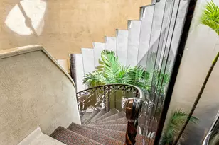 13 Sloans Curve Dr, Palm Beach, FL 33480 - Photo 19