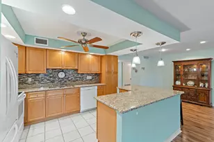 1800 SE Saint Lucie Blvd Unit, Stuart, FL 34996 - Photo 3