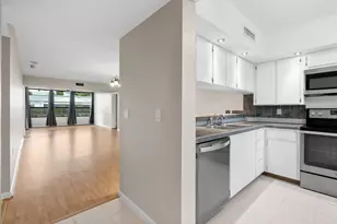 3716 Whitehall Dr, West Palm Beach, FL 33401 - Photo 3