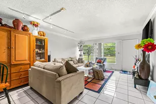 9335 Flynn Cir, Boca Raton, FL 33496 - Photo 9