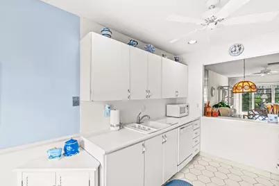 13735 Flora Place, Unit #B, Delray Beach, FL 33484 - Photo 3