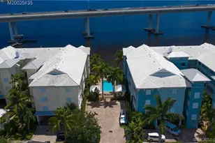275 NW Flagler Ave, Stuart, FL 34994 - Photo 1