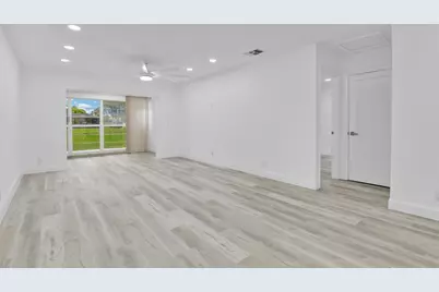 8844 Belle Aire  Dr Drive, Unit #224, Boca Raton, FL 33433 - Photo 5