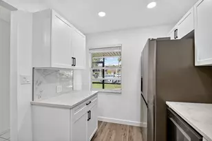 126 Lake Rebecca Dr, West Palm Beach, FL 33411 - Photo 11