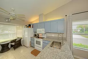 8169 SE Fox Hill Pl, Hobe Sound, FL 33455 - Photo 9