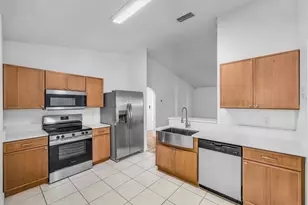 5323 NW Perez Ct, Port Saint Lucie, FL 34983 - Photo 7